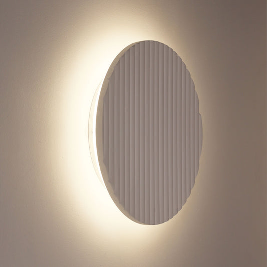 DOT.25 Scalloped Plaster Wall Light