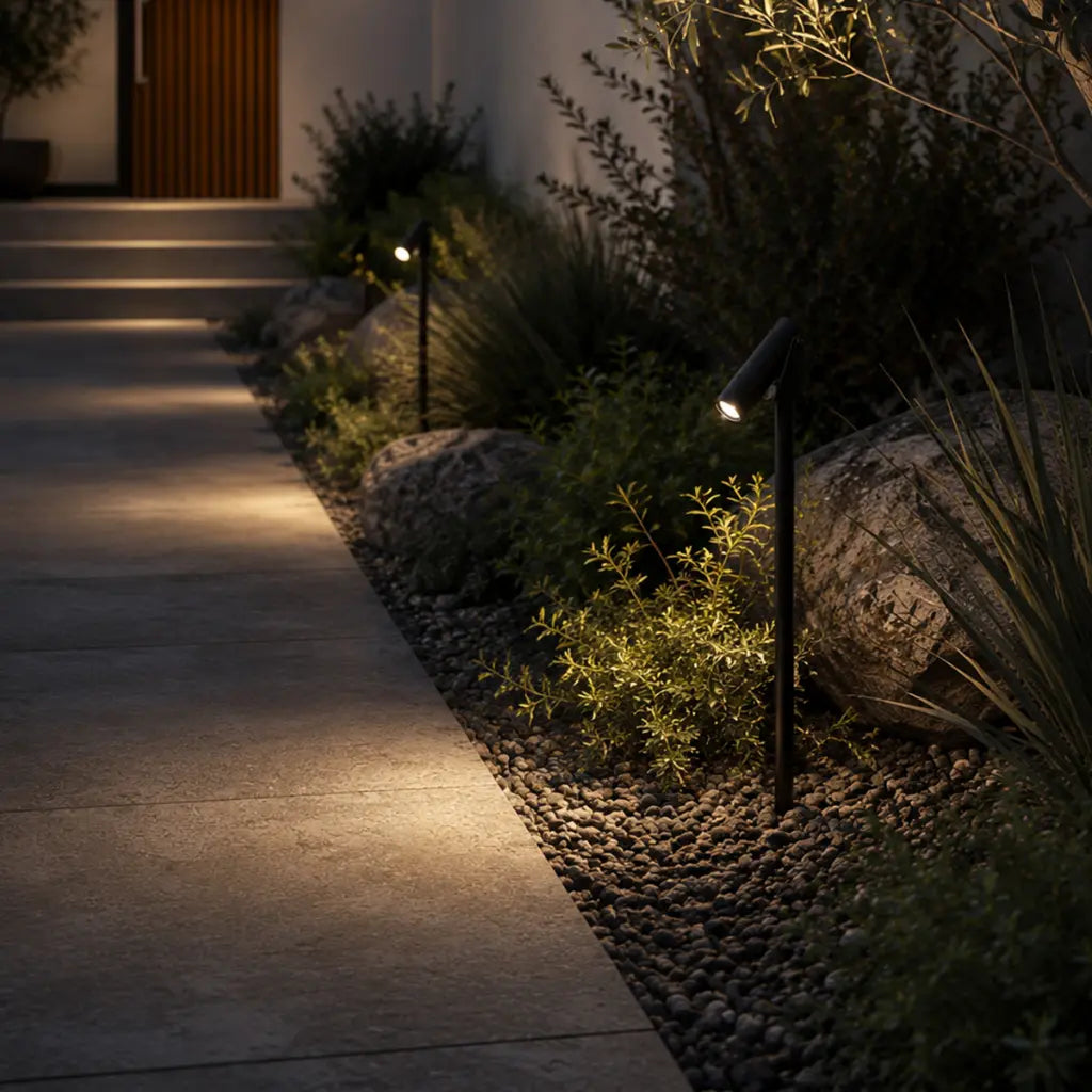 Serik 24V LED Spike Post Light
