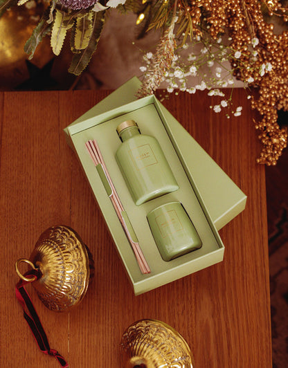 French Pear & Freesia Mini Candle & Diffuser Gift Set